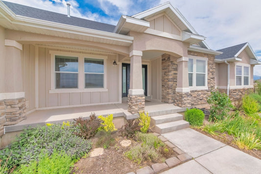 A Helpful Guide on How To Cut Stacked Stone Veneer - RockSolid Veneers